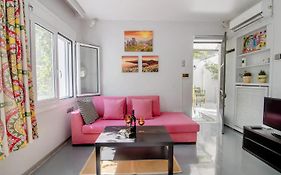 Canto-Home Alongside The Acropolis